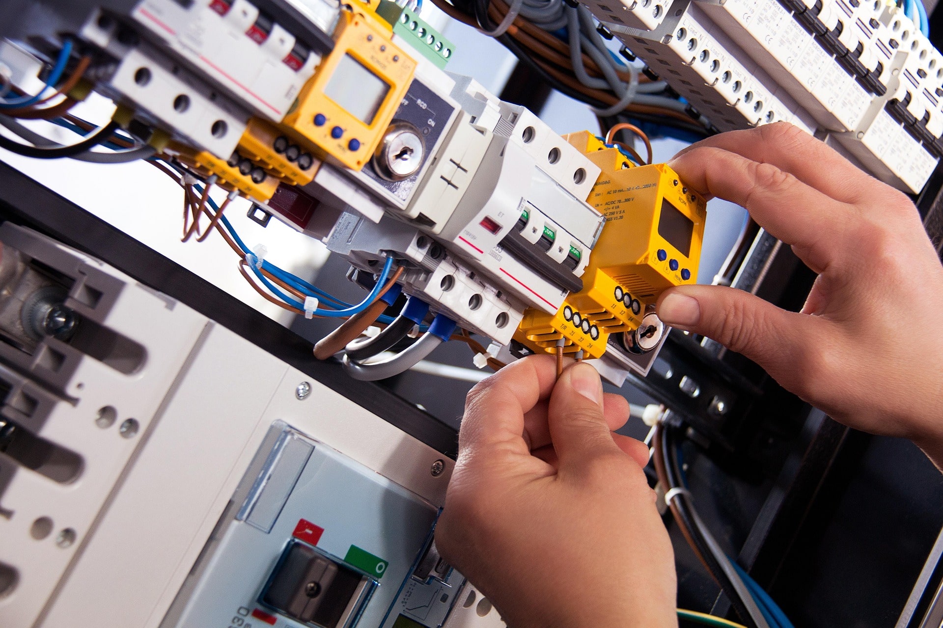 Estudios eléctricos